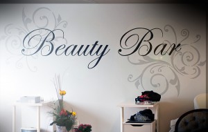 Beauty Bar Naglar, smink, skönhetssalong Halmstad